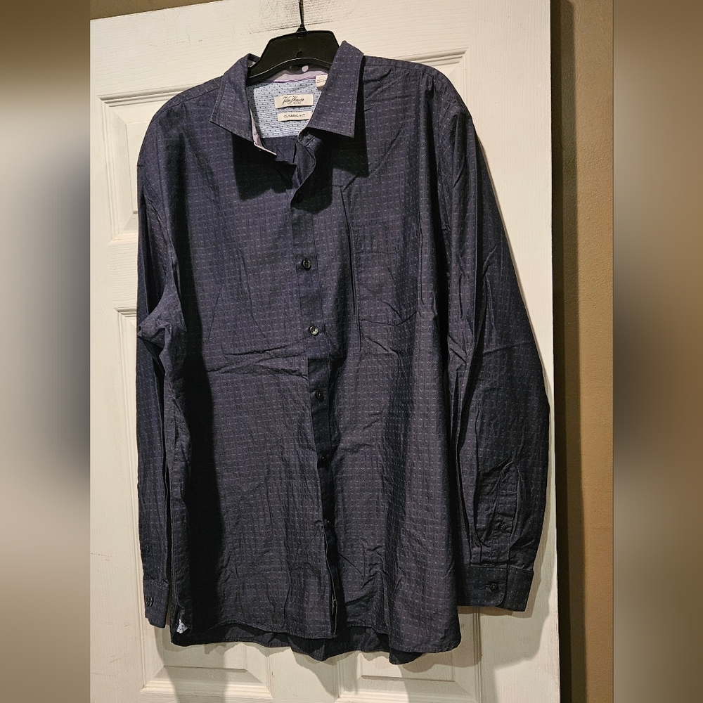 VAN HEUSEN BUTTON DOWN SHIRT
